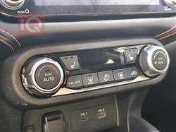 نيسان فيرسا